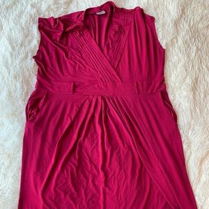 Stylish hot pink dress with pockets!